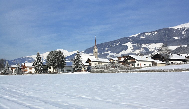 pfalzen dorf winter