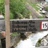 Der Weg zum Eisburggsee ist mit der Nr. 13 gekennzeichnet und ist durchwegs gut beschildert. Foto: BS, &copy; Peer