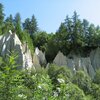 Le piramidi di terra sono formazioni naturali che sembrano quasi irreali. Foto: BS, &copy; Peer