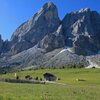 Munt de Fornella, il primo punto di ristoro ai piedi del Sasso Putia, &egrave; raggiungibile in 15 minuti, partendo dall’&Uuml;tia de B&ouml;rz al Passo delle Erbe. Foto: EMS, &copy; Peer