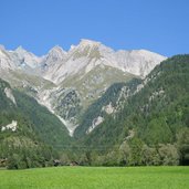 RS virgen burgruine rabenstein dahinter mittereggspitze und ochsenbug