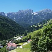 ort gassl bei geiselsberg olang richtung bad bergfall dahinter dreifingerspitze