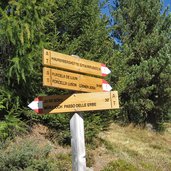 wegweiser pe de boerz bei wuerzjoch