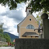 nauders bei rodeneck kirche st benedikt