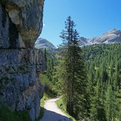 felsen am weg zur sennes huette