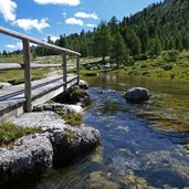 wasser abfluss gruensee le vert fanes lavarella huette