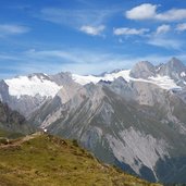 wanderwege bei cimaross blick auf grossglockner