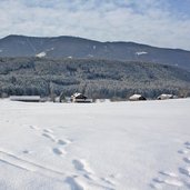 wiesen bei ortschaft issing winter inverno prati di issengo