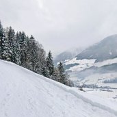 rodelbahn anstieg und st johann ahrntal darunter