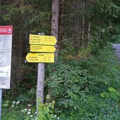 wegweiser gueterweg leckfeldalm