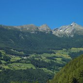 ahornach vom tal aus acereto visto da campo tures