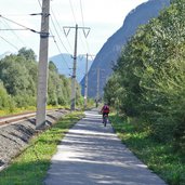 drautal radweg und bahnlinie bei nikolsdorf