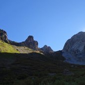 sonnenaufgang hinter dem rosskopf