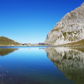 rosskopf und obstansersee huette spiegelung im wasser