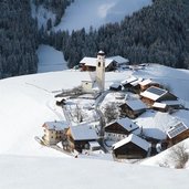 Badia St Vigil in Enneberg viles san vigilio marebbe winter inverno