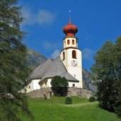 Kirche Pfunders auf Huegel gelegen chiesa fundres