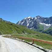 RS pfitscherjoch strasse mit hochfeiler hochferner weisszint