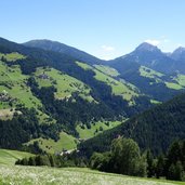 RS welschellen blick auf das ennebergtal mit kronplatz und piz da peres