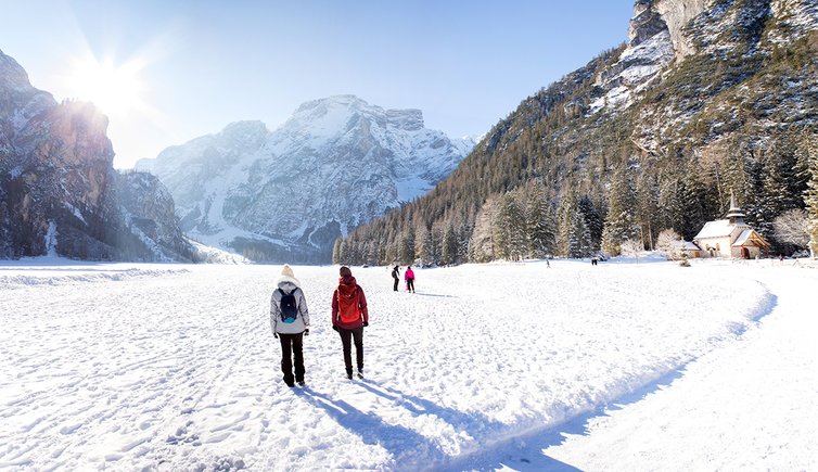 Pragser Wildsee Pustertal Panorama personen