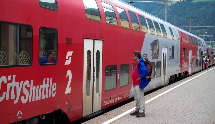 lienz bahnhof zug