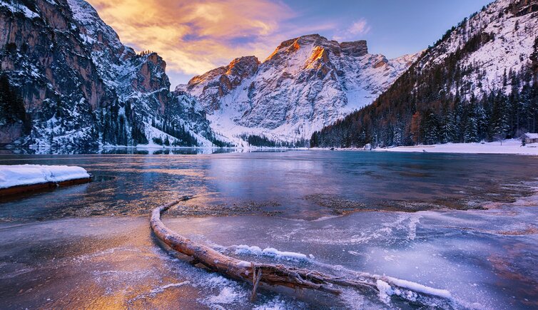 Adobe Stock earlybooking winter pragser wildsee sonnenaufgang