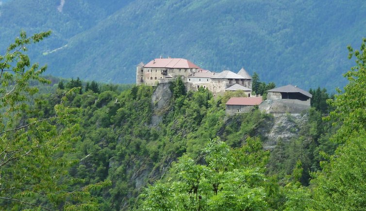 RS blick auf schloss rodenegg